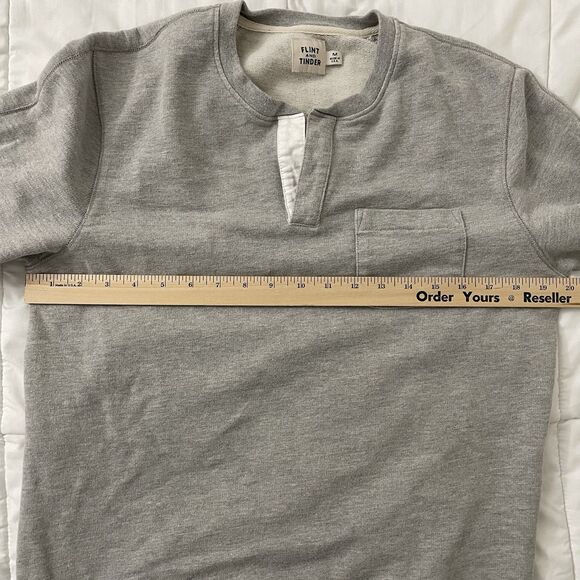 Flint and Tinder Henley Sweater Mens Medium Heather Gray Pocket Outdoor Comfort - Picture 5 of 7